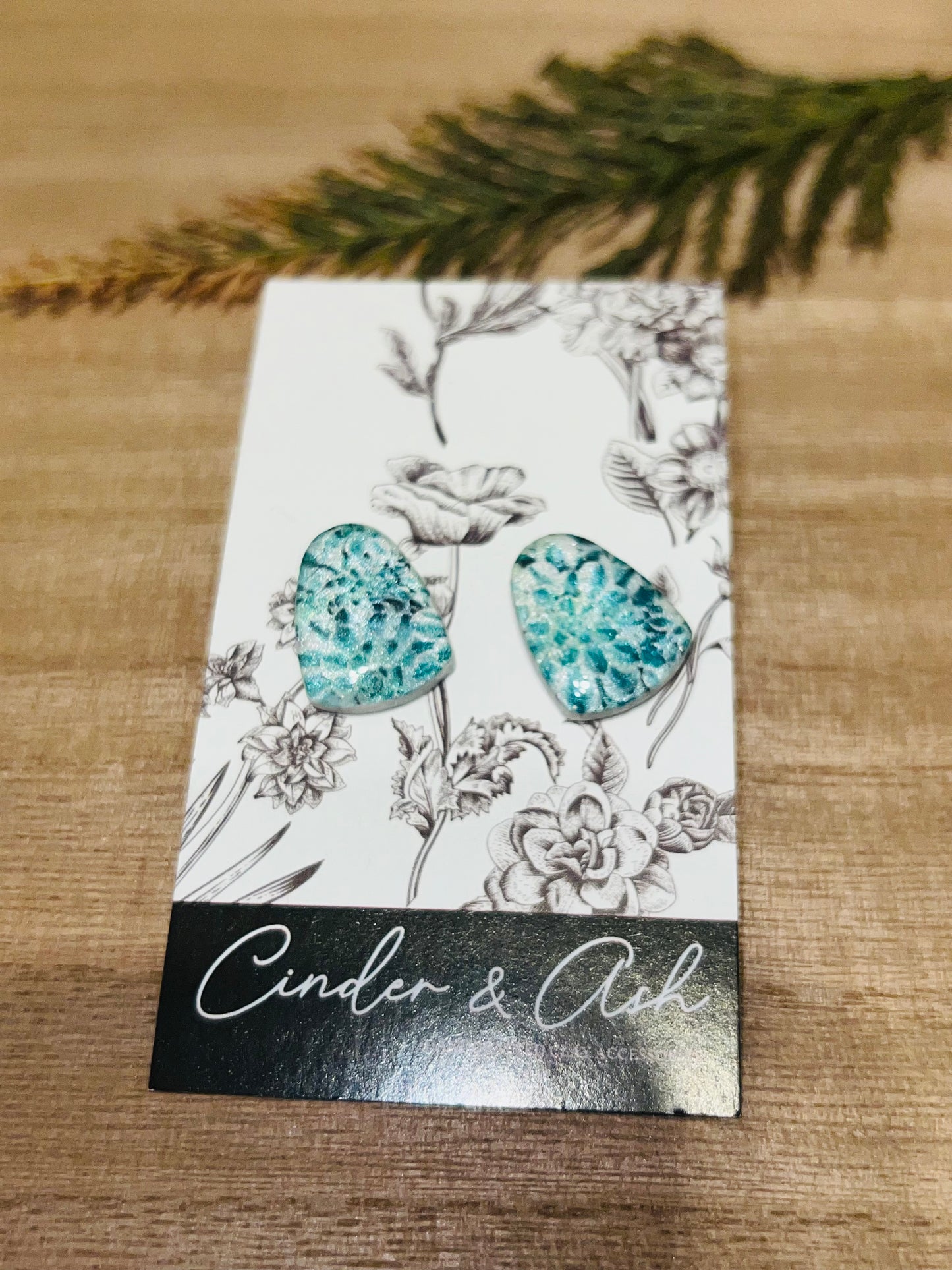 SUCCULENT ARCH STUDS - cinder.and.ash