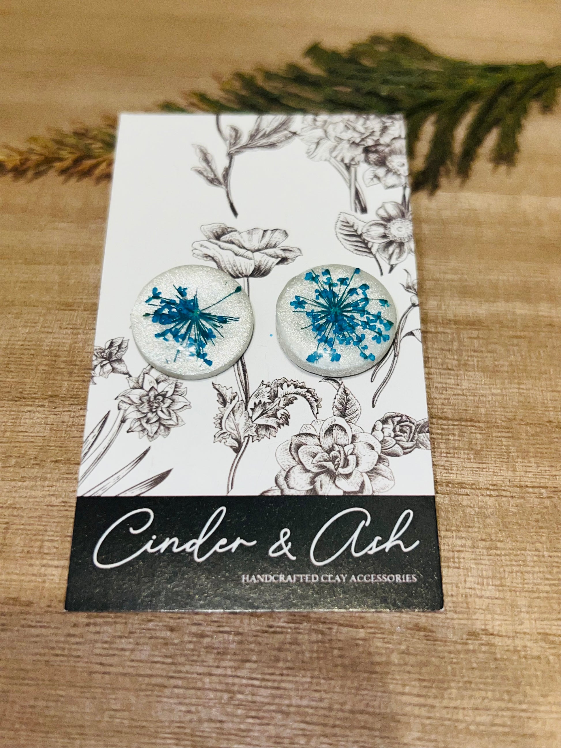 BLUE FLOWER CIRCLE STUDS - cinder.and.ash